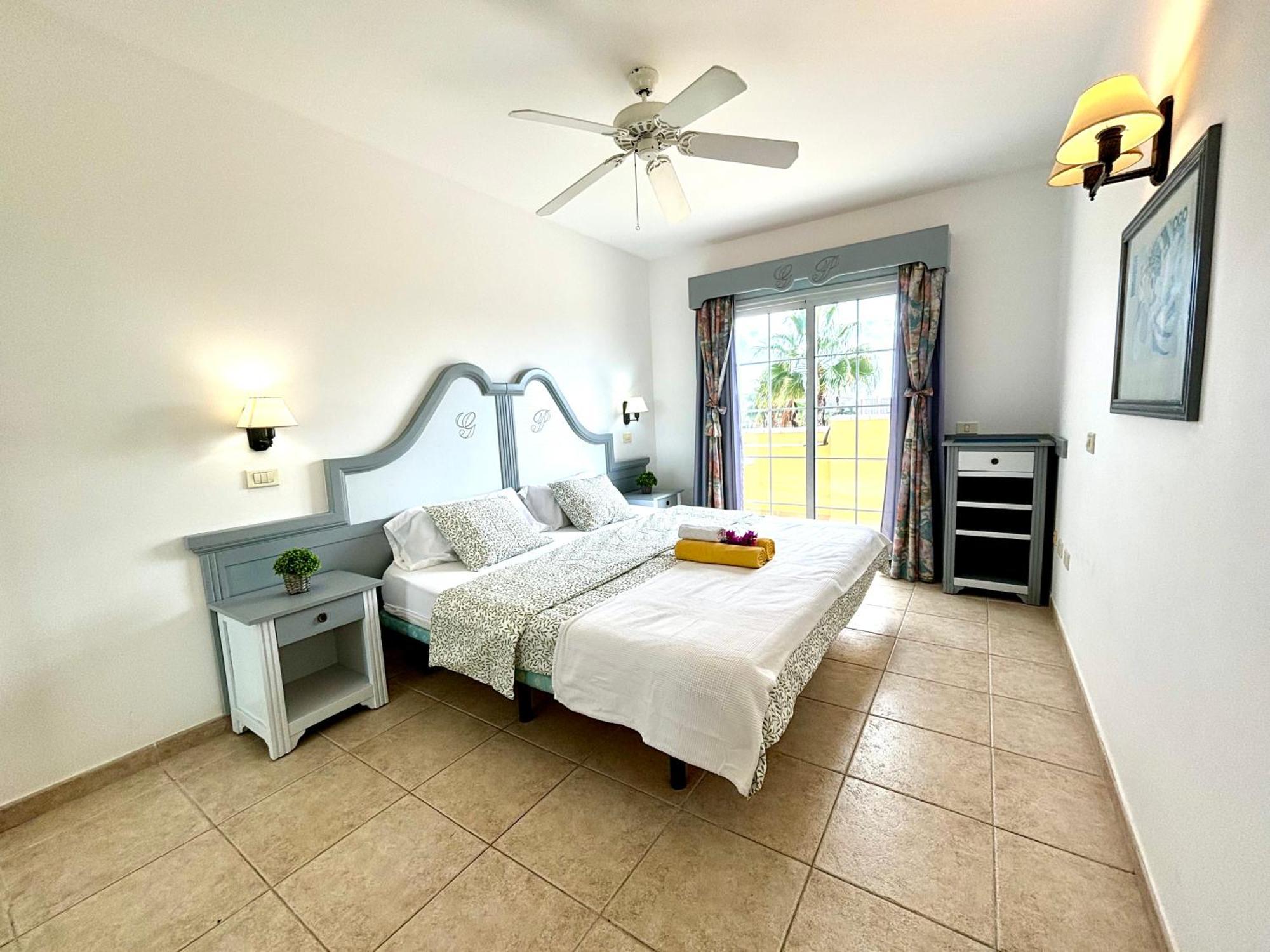 Happy Granada Apartment Los Cristianos  Bagian luar foto