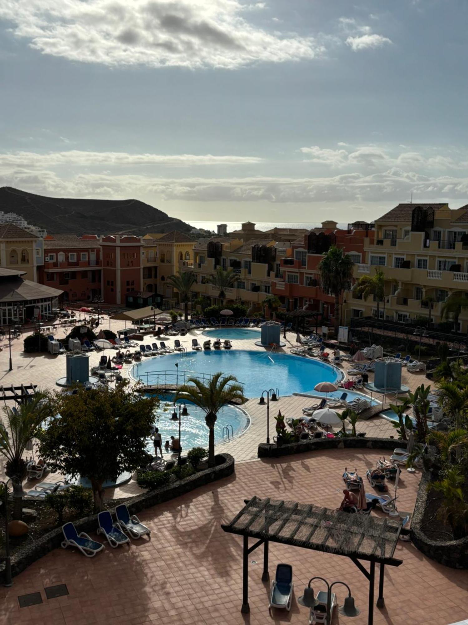 Happy Granada Apartment Los Cristianos  Bagian luar foto